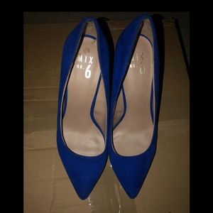 Blue suede high heels 👠